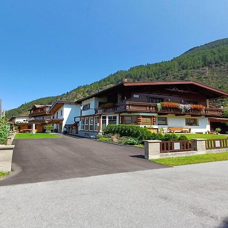 Modern Apartment In Langenfeld Near Ski Area Eksteriør billede