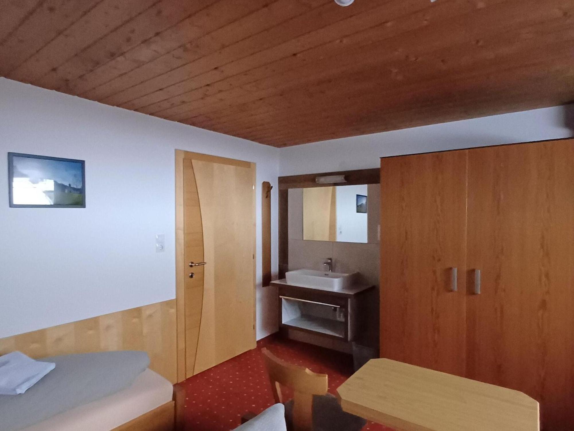 Modern Apartment In Langenfeld Near Ski Area Eksteriør billede